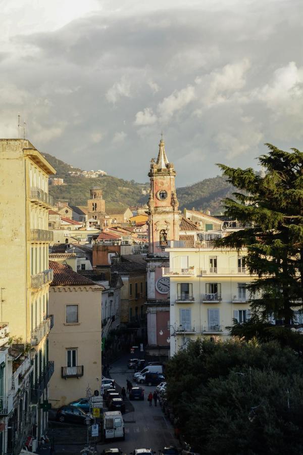 Al Teatro Verdi Luxury Apartment Salerno Exterior photo