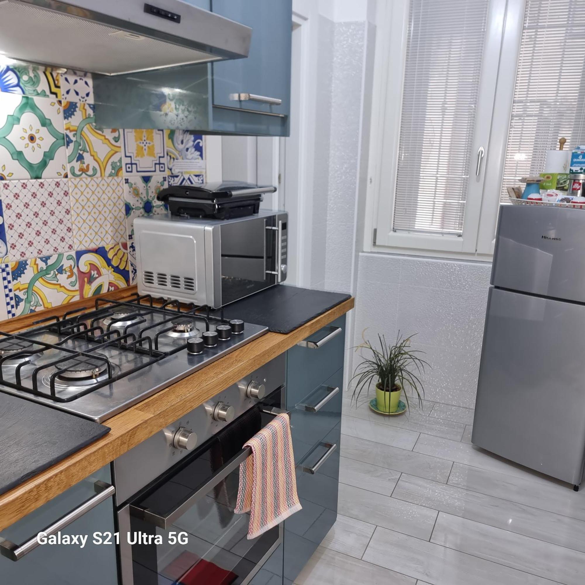 Al Teatro Verdi Luxury Apartment Salerno Exterior photo