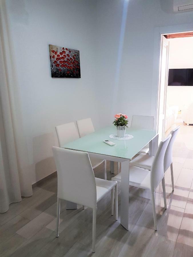 Al Teatro Verdi Luxury Apartment Salerno Exterior photo