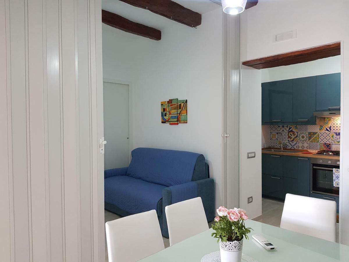 Al Teatro Verdi Luxury Apartment Salerno Exterior photo
