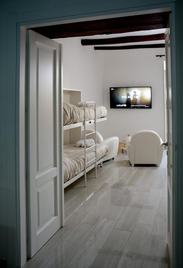 Al Teatro Verdi Luxury Apartment Salerno Exterior photo