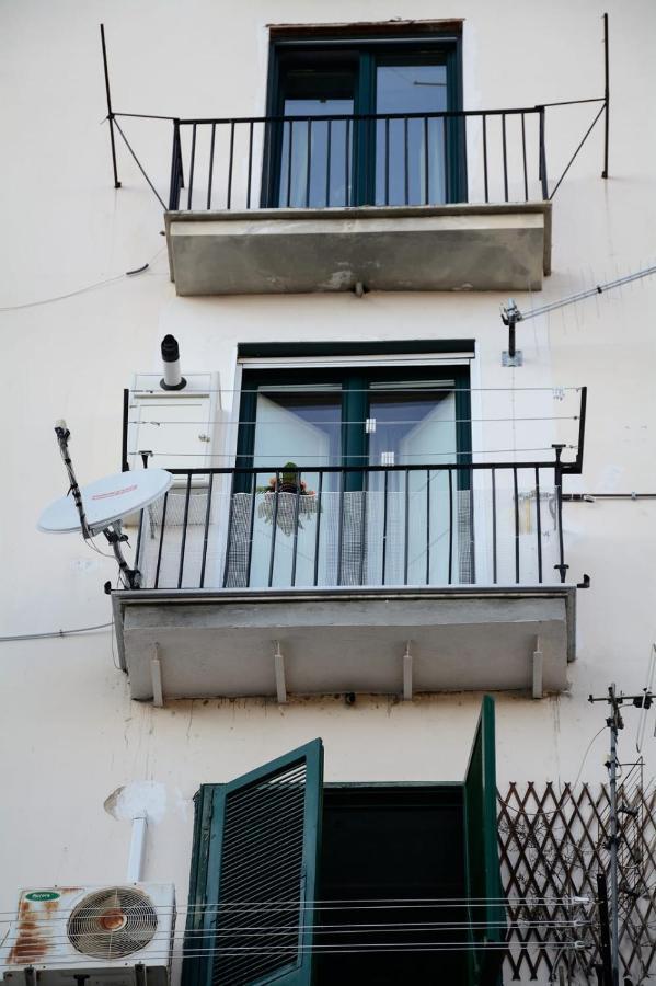 Al Teatro Verdi Luxury Apartment Salerno Exterior photo